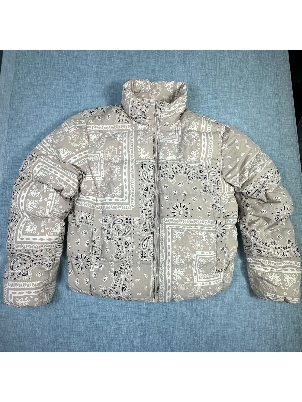 Maison Article Puffer Jacket Sz S Man's Unisex Bandana Paisley Print Gray Zip Up